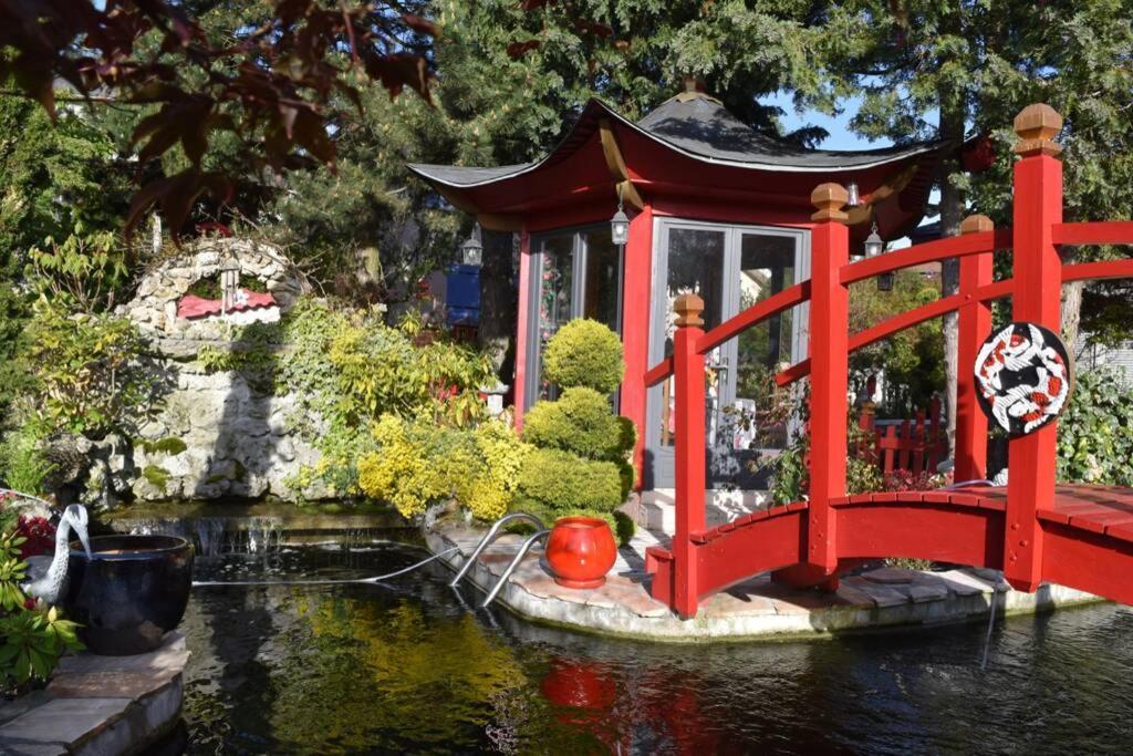 Gite Au Printemps Japonais, Petit Train De La Mure, Parc Des Ecrins Pierre-Chatel Exterior foto