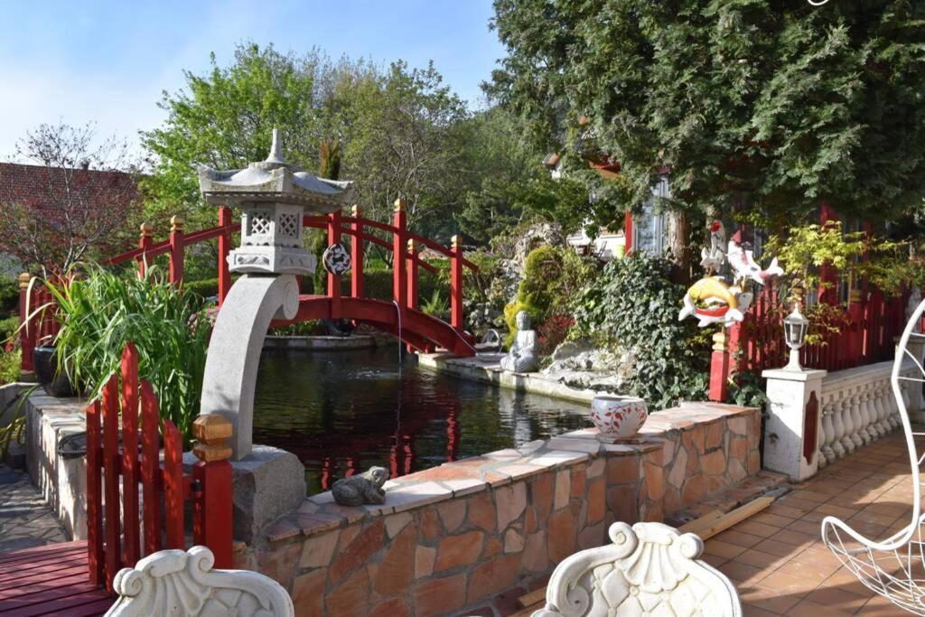 Gite Au Printemps Japonais, Petit Train De La Mure, Parc Des Ecrins Pierre-Chatel Exterior foto